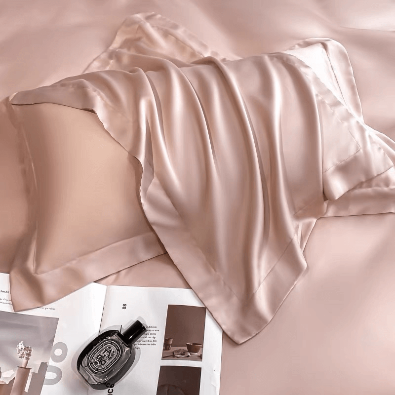 Luna Silk Pillowcase